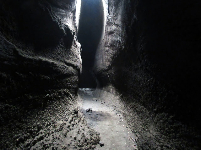 jaskinia lawowa